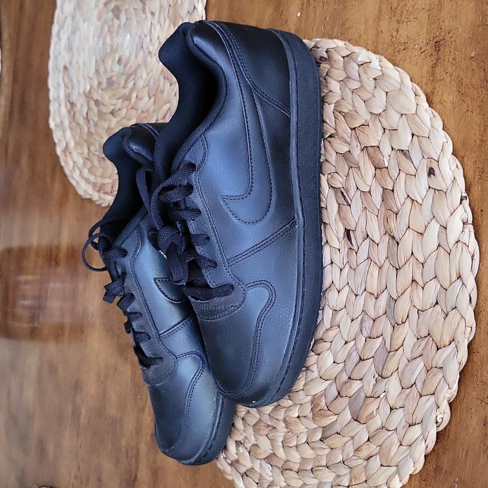 Nike ebernon shoes